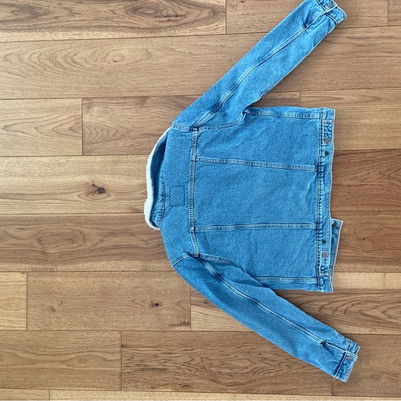 NWOT Levi Sherpa Trucker Jacket 🍁 - Picture 7 of 7